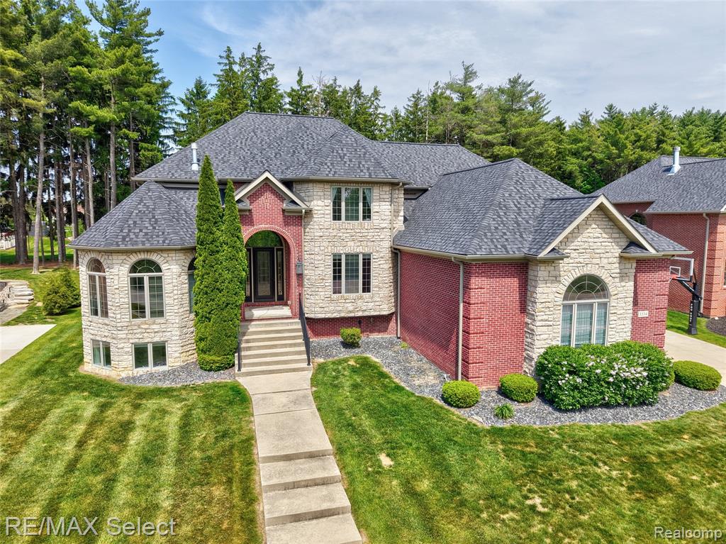 3334 Creekview Drive