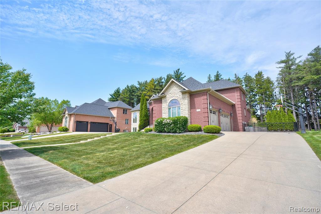 3334 Creekview Drive Property Photo 6