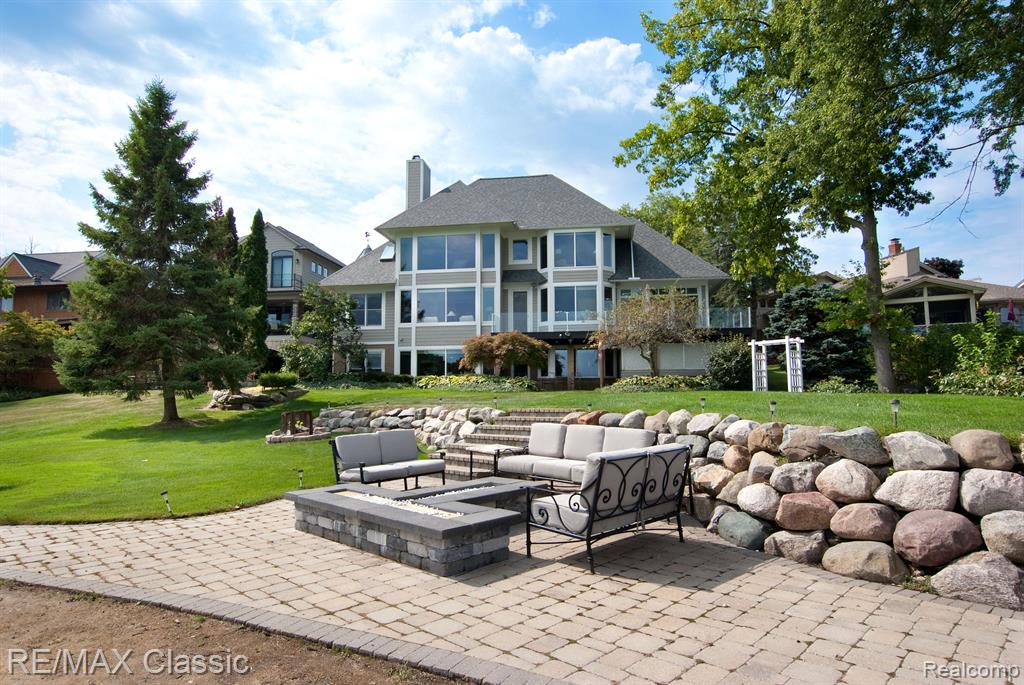 826 Wolverine Drive Property Photo 1