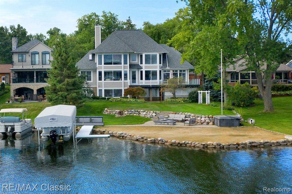 826 Wolverine Drive Property Photo 2