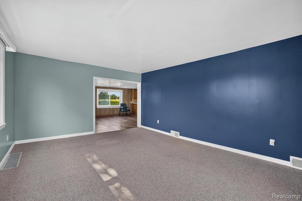 5660 Tittabawassee Road Property Photo 15
