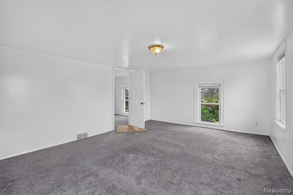 5660 Tittabawassee Road Property Photo 24