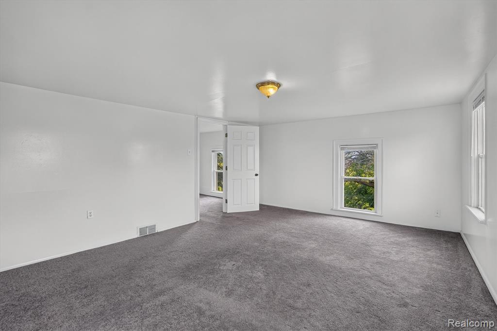 5660 Tittabawassee Road Property Photo 28