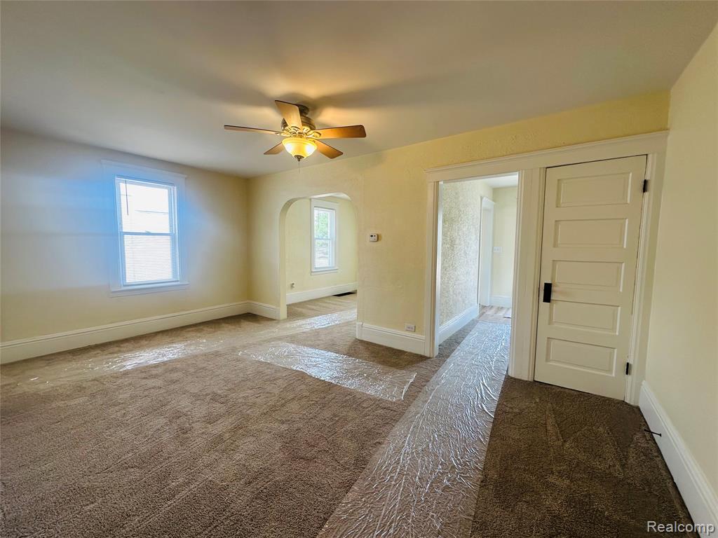 18576 Jefferson Property Photo 4