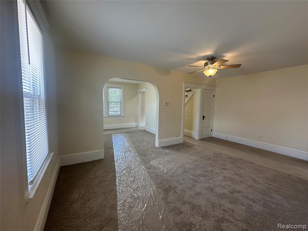 18576 Jefferson Property Photo 5