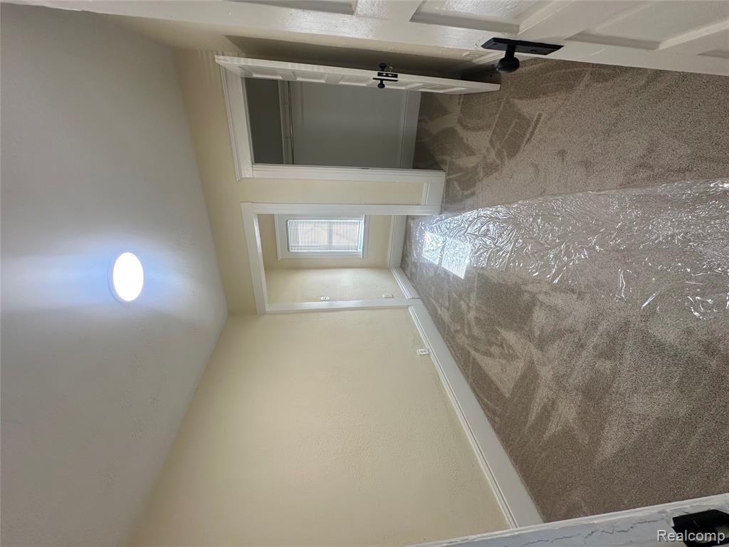 18576 Jefferson Property Photo 10