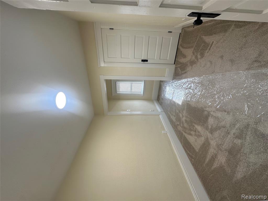 18576 Jefferson Property Photo 12
