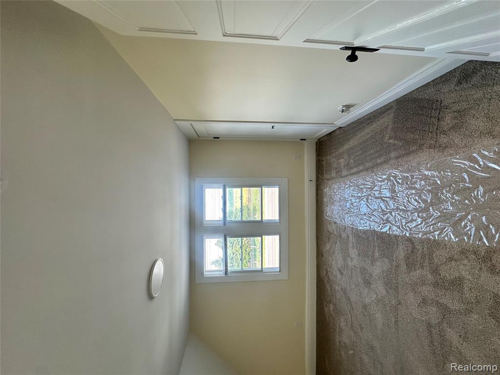 18576 Jefferson Property Photo 16