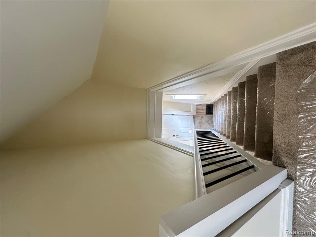 18576 Jefferson Property Photo 17