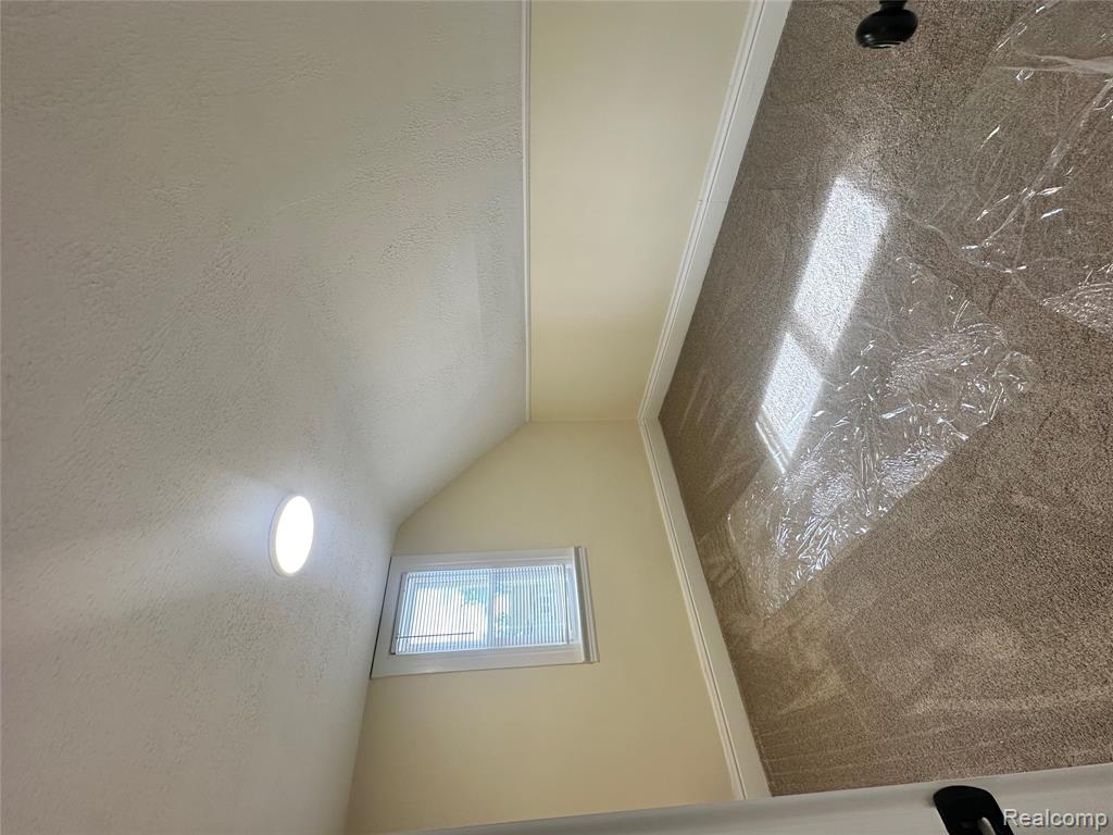 18576 Jefferson Property Photo 18