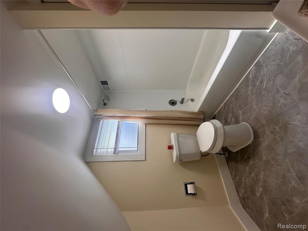 18576 Jefferson Property Photo 20