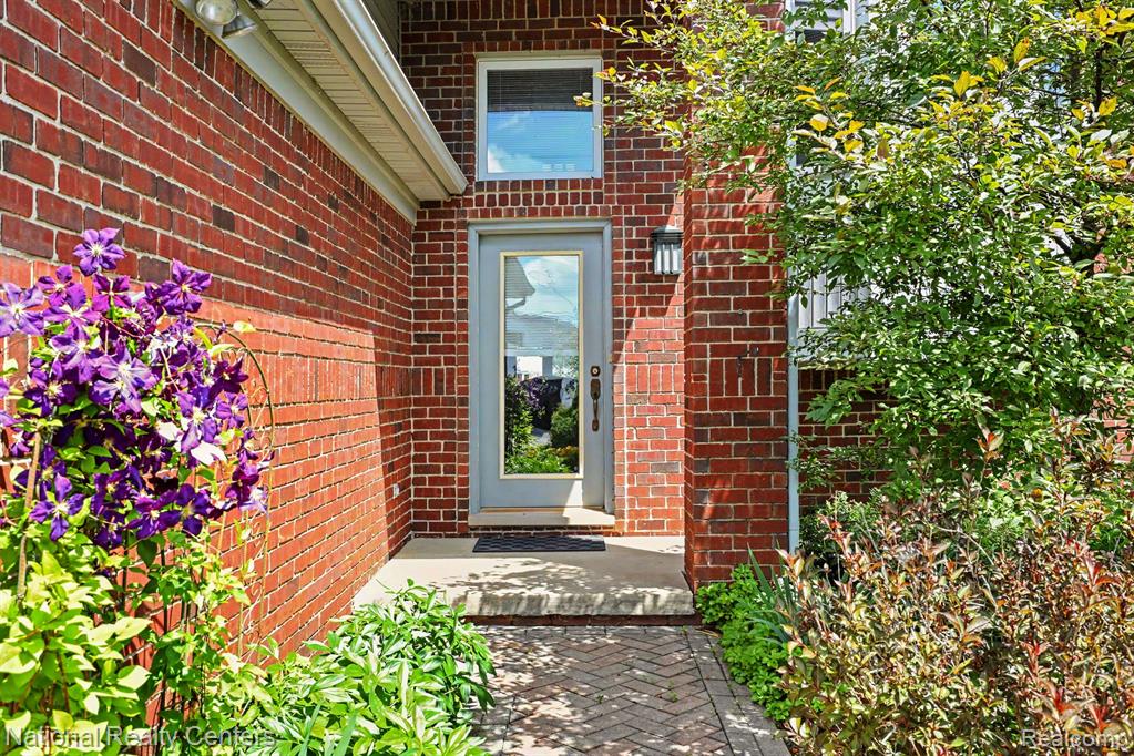 10368 Saint John Drive