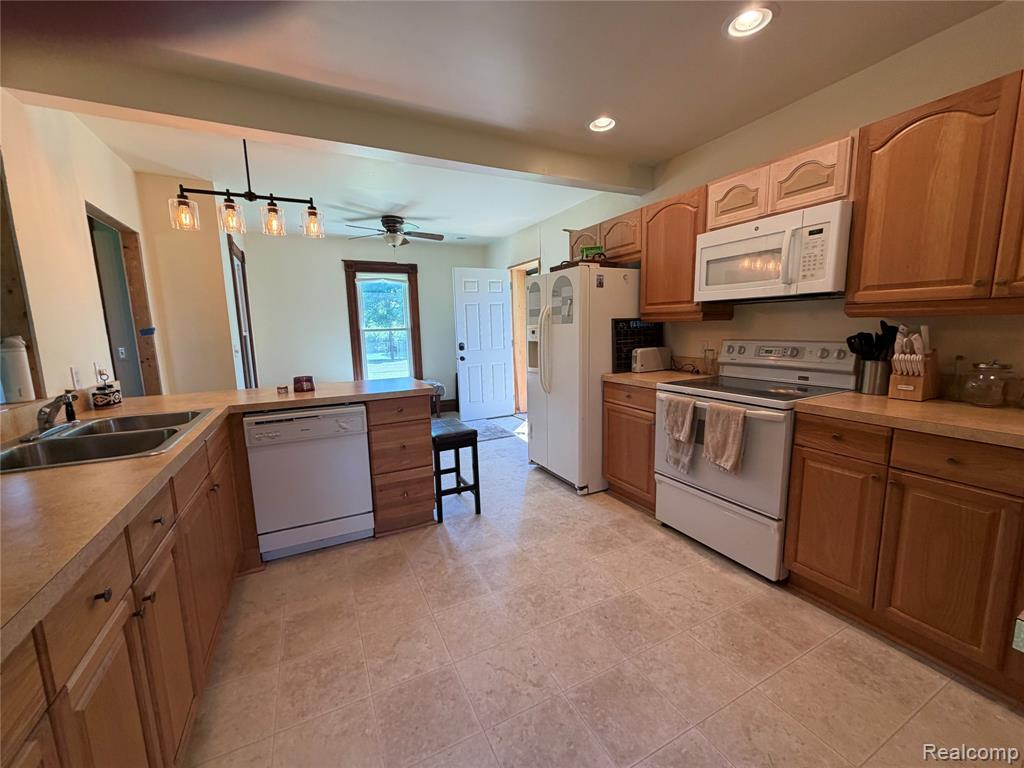 208 E Mill Street Property Photo 7