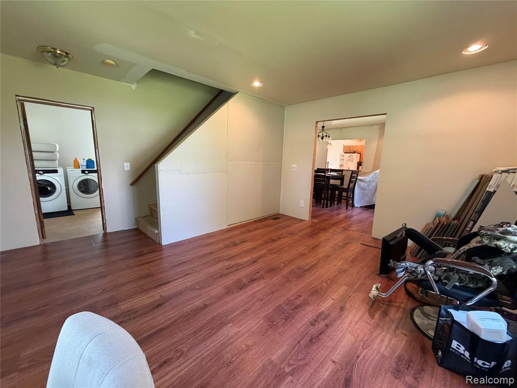 208 E Mill Street Property Photo 11