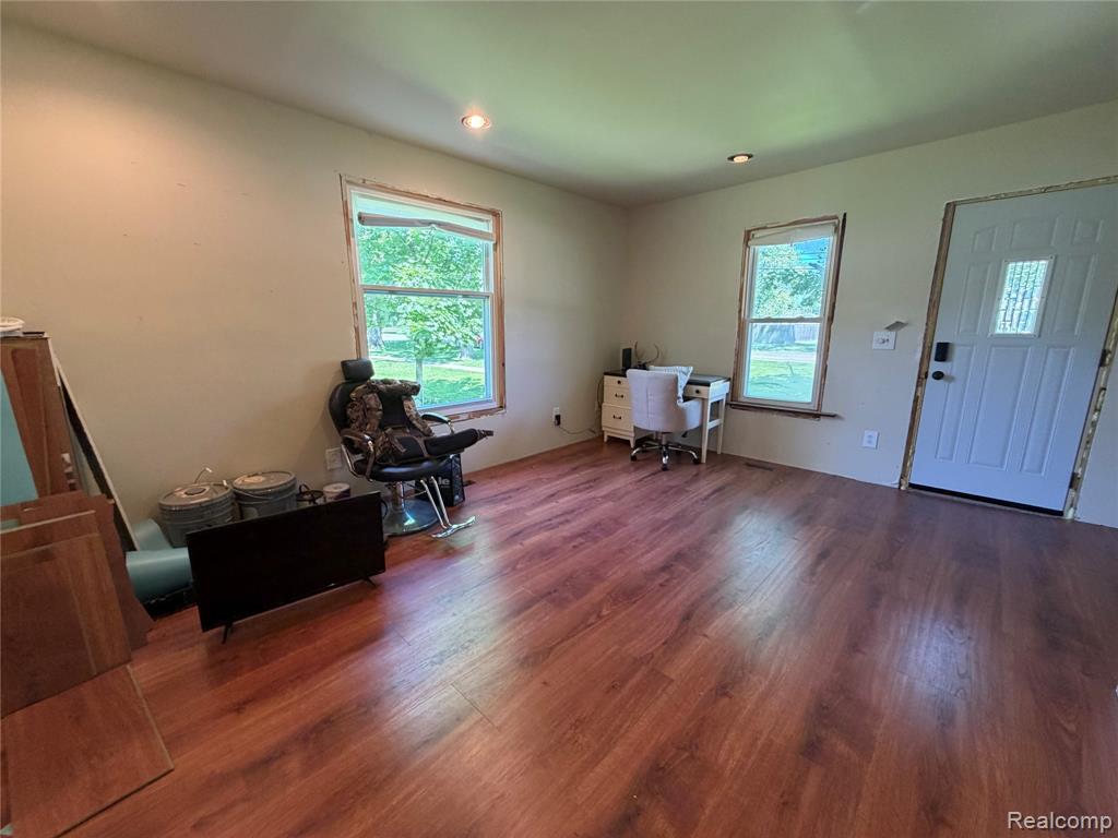 208 E Mill Street Property Photo 12