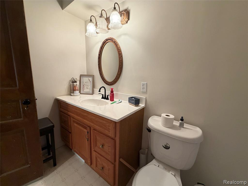 208 E Mill Street Property Photo 14