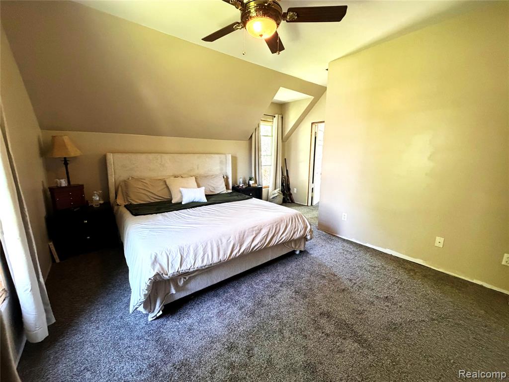 208 E Mill Street Property Photo 17