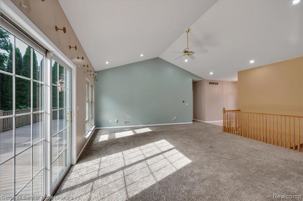 604 Carriage Way Property Photo 5