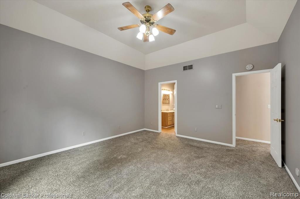 604 Carriage Way Property Photo 10