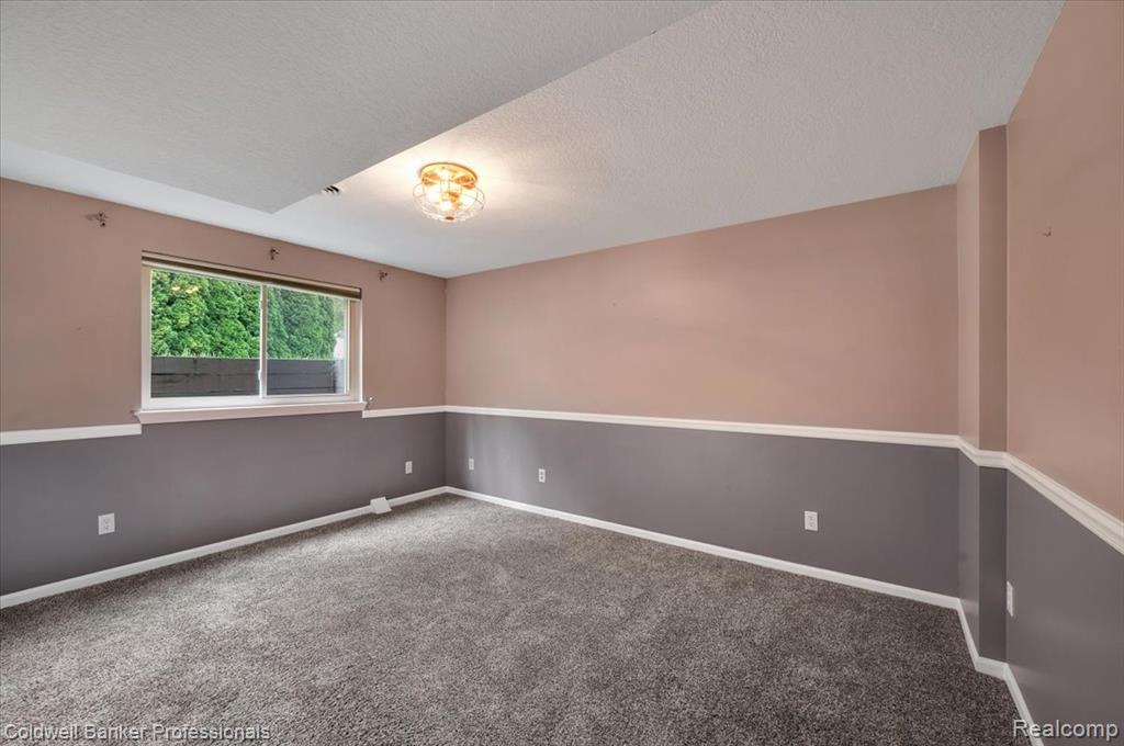 604 Carriage Way Property Photo 20
