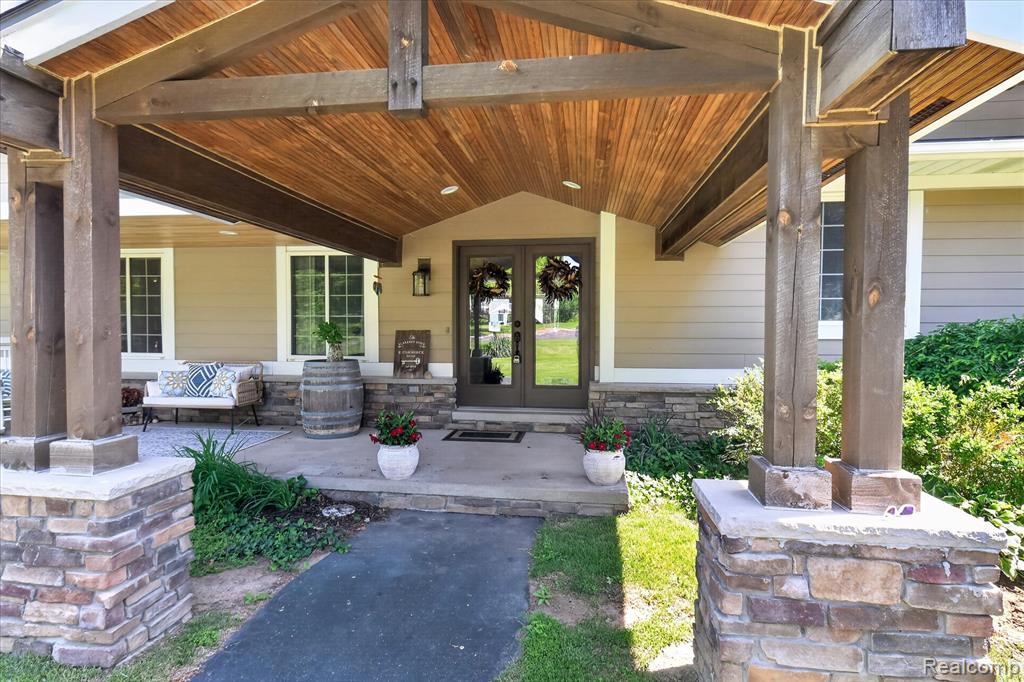 3860 E Commerce Road Property Photo 5