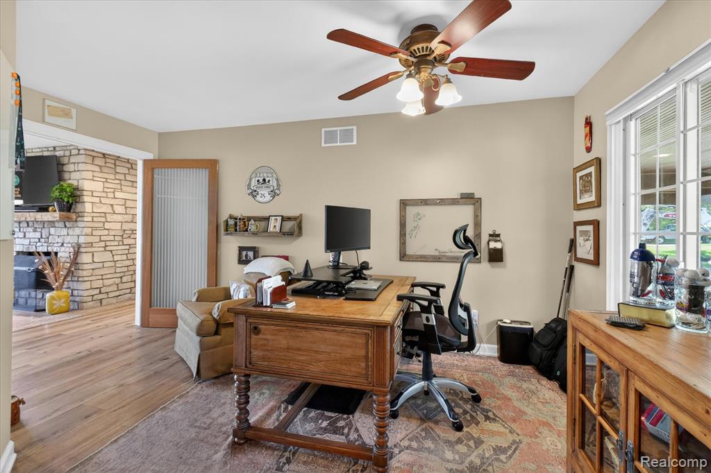3860 E Commerce Road Property Photo 13