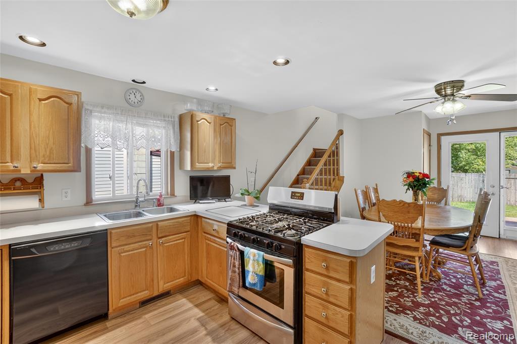 7166 Alpine Drive Property Photo 11