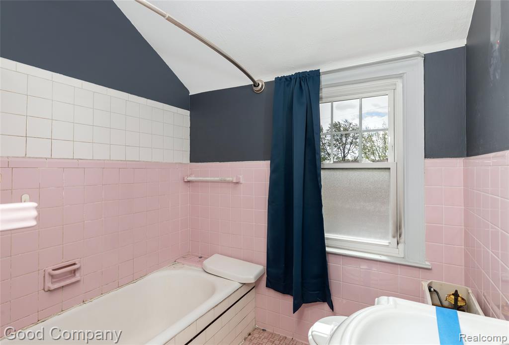 15223 Thomas Avenue Property Photo 15