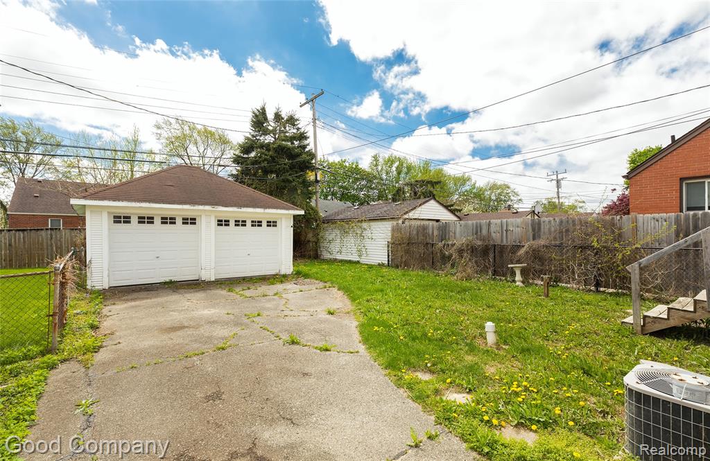15223 Thomas Avenue Property Photo 22