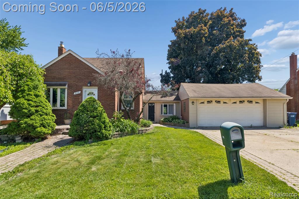 679 Moran Avenue Property Photo 1