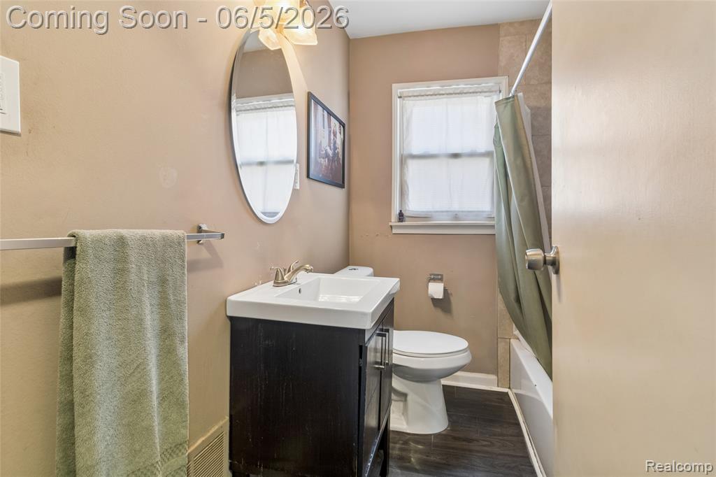 679 Moran Avenue Property Photo 7