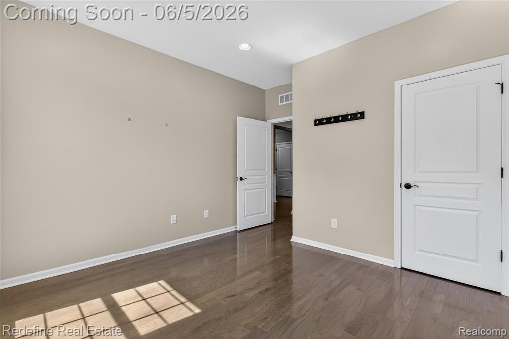 49916 Alden Property Photo 31