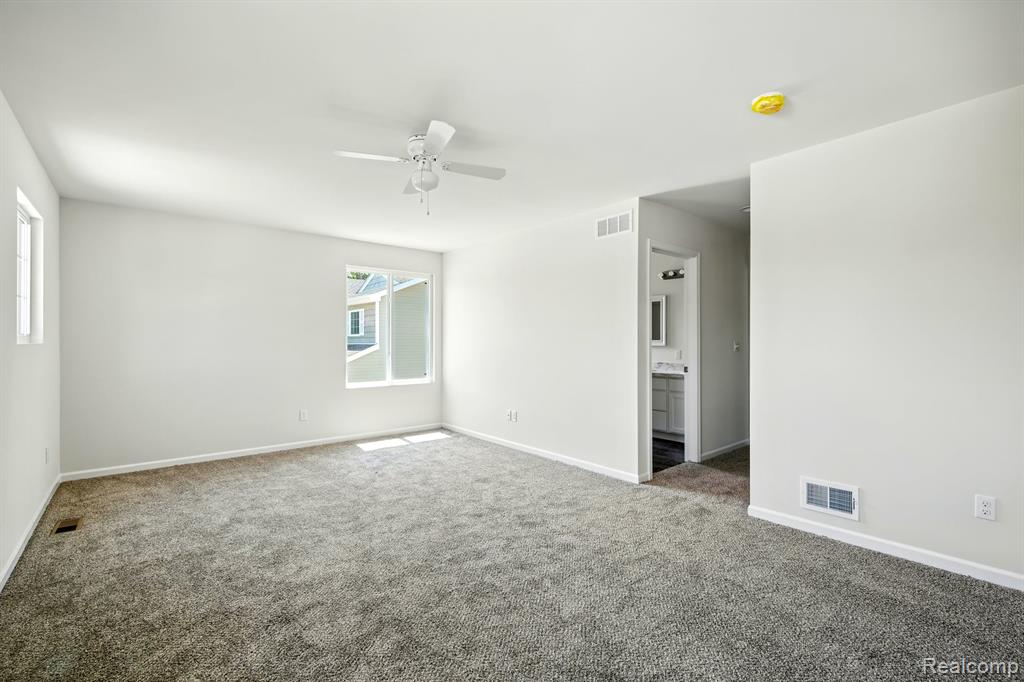5751 Copper Tree Park Property Photo 18