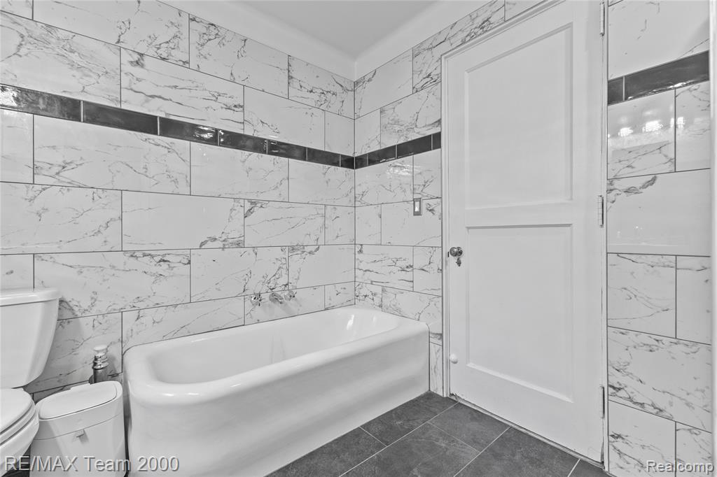 8120 E Jefferson Avenue Property Photo 15