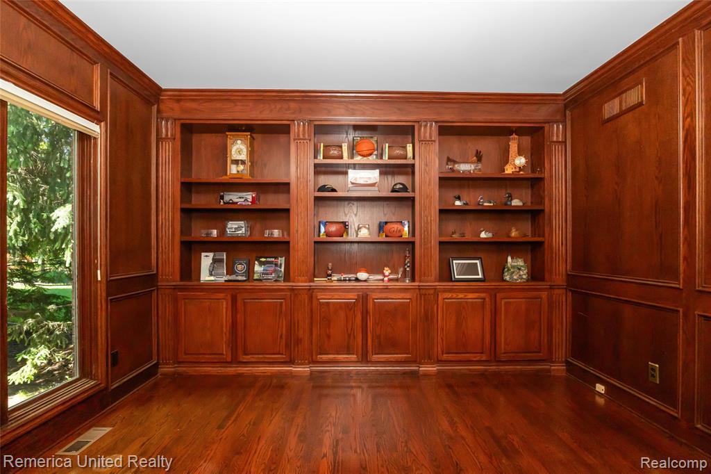 54501 Salem Drive Property Photo 9