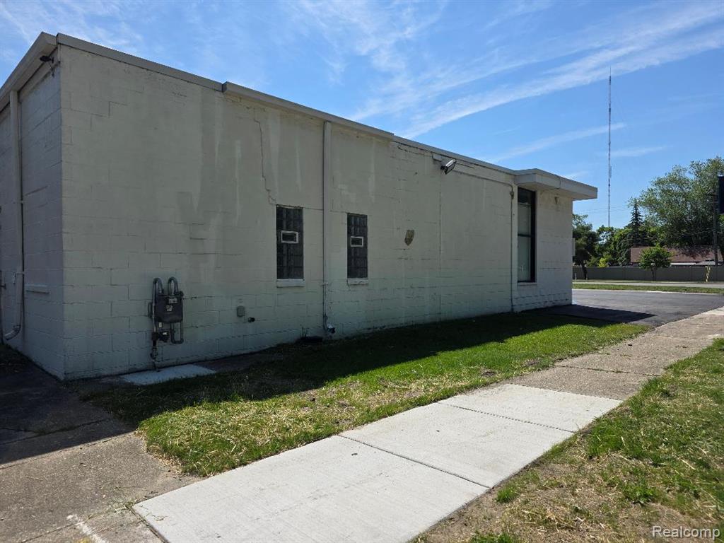 10350 W 9 Mile Road Property Photo 10
