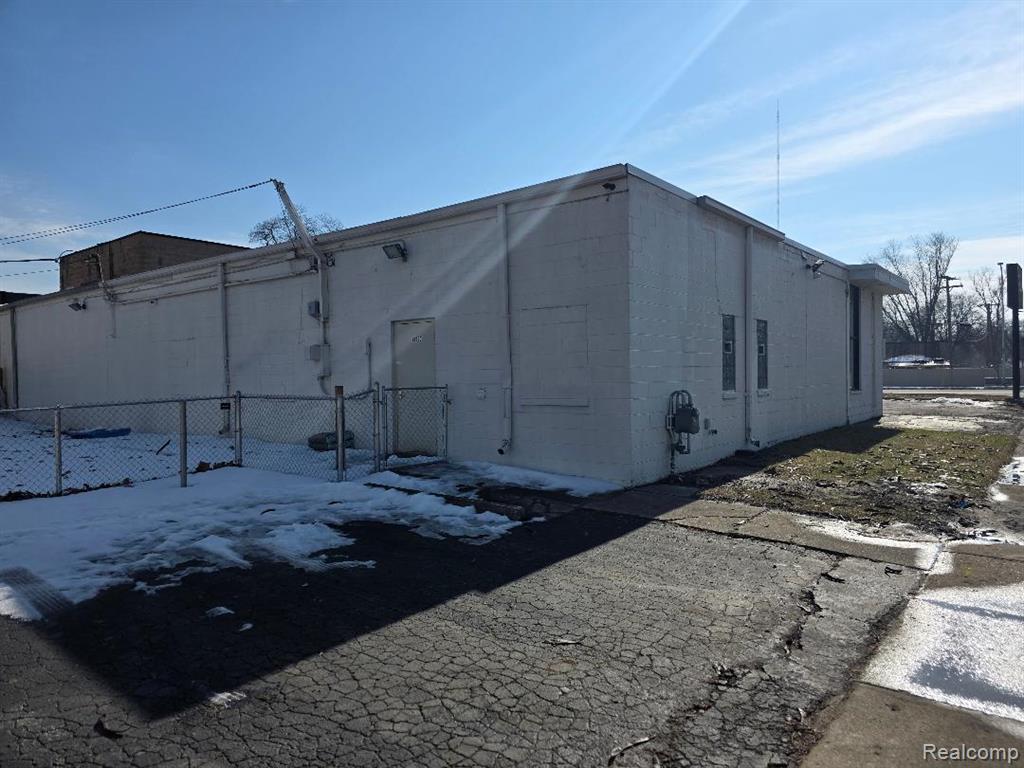 10350 W 9 Mile Road Property Photo 11