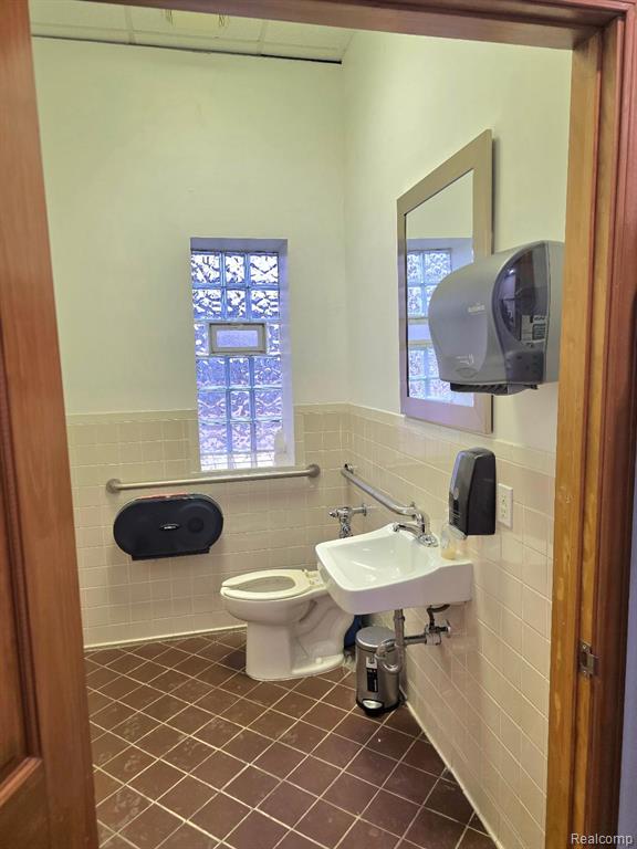 10350 W 9 Mile Road Property Photo 31