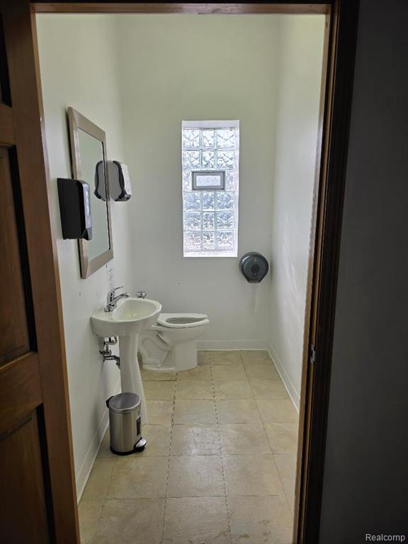 10350 W 9 Mile Road Property Photo 33
