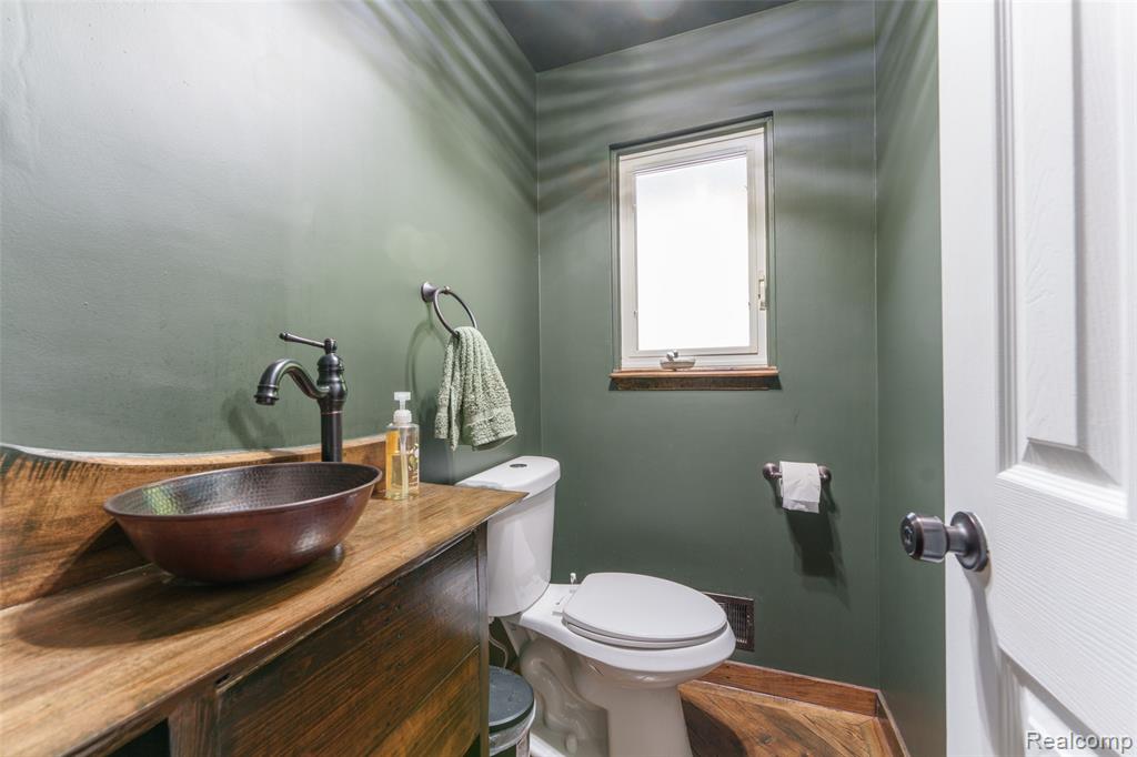 940 Rowland Road Property Photo 26