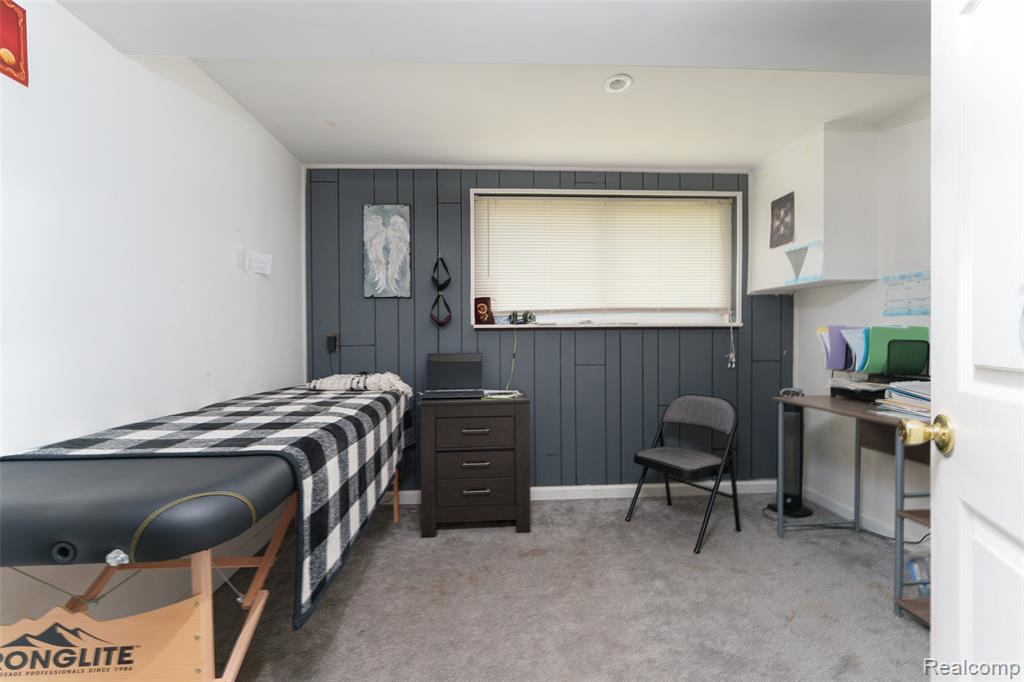 940 Rowland Road Property Photo 34