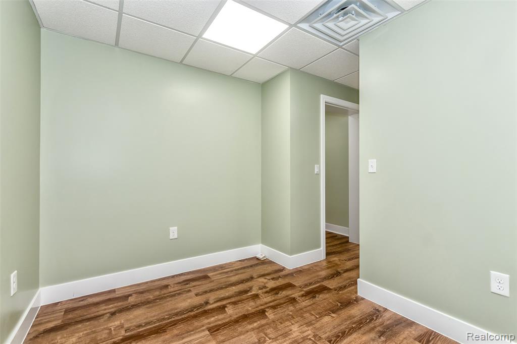 16841 Schaefer Highway Property Photo 35