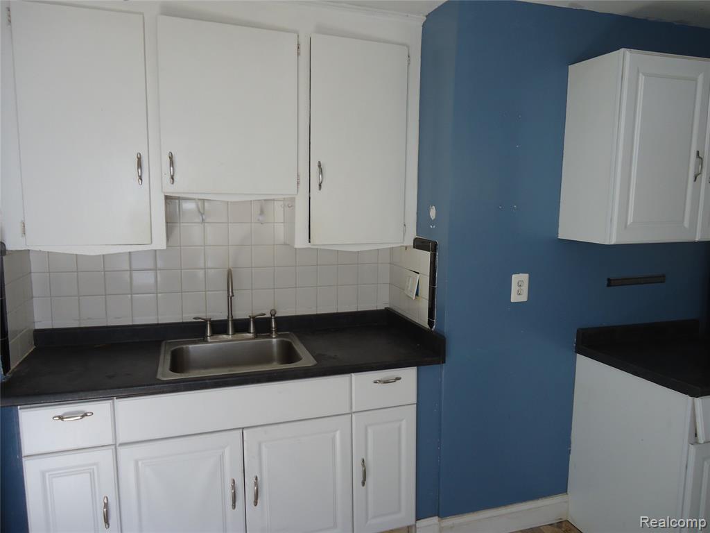 142 E Rowland Property Photo 16