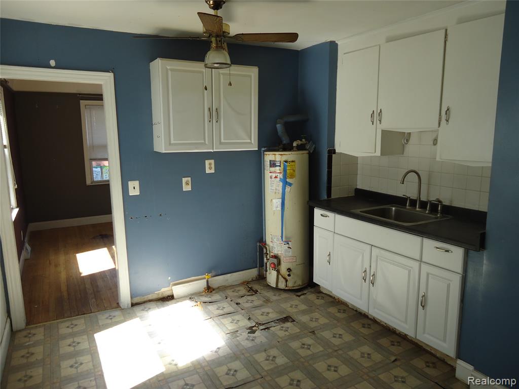 142 E Rowland Property Photo 17