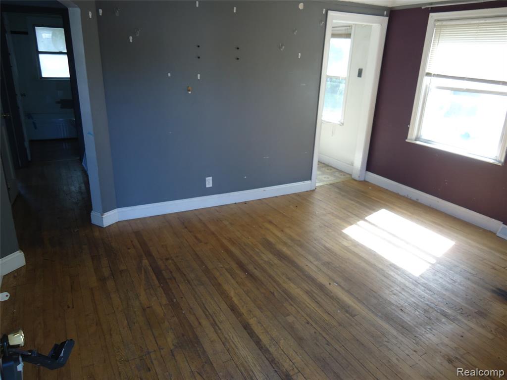 142 E Rowland Property Photo 20