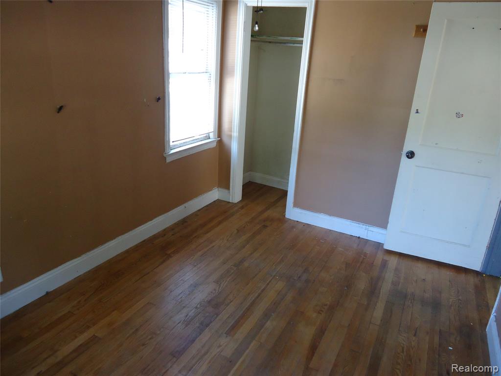 142 E Rowland Property Photo 21