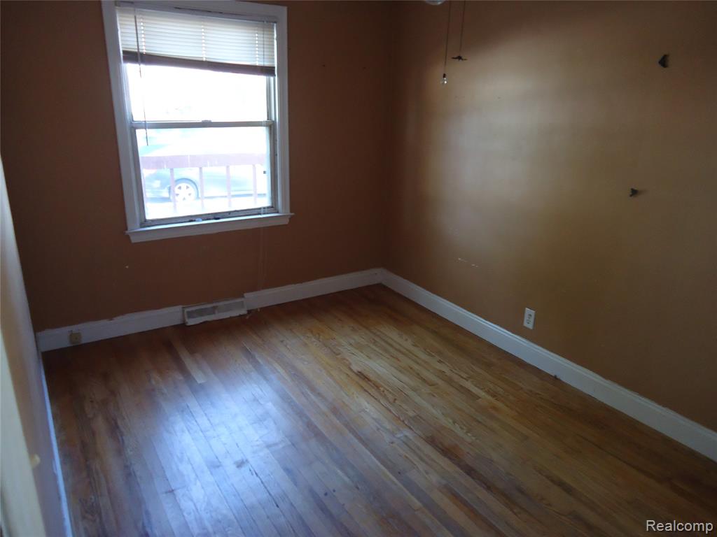 142 E Rowland Property Photo 22