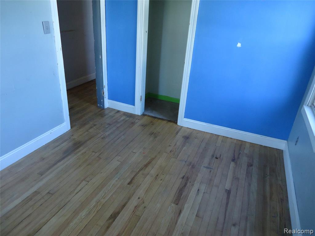 142 E Rowland Property Photo 25