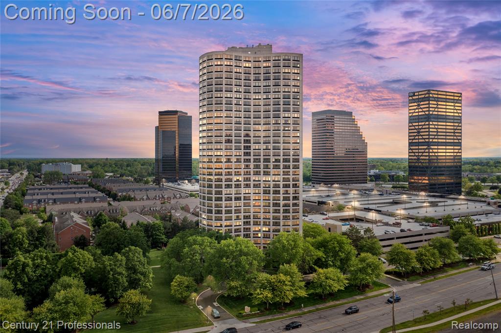 5000 Town Center Property Photo 1
