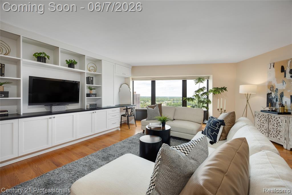 5000 Town Center Property Photo 5